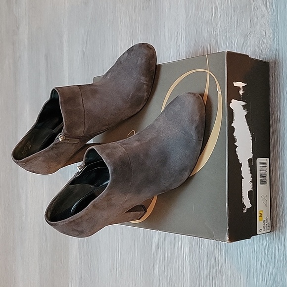 Enzo Angiolini Dark Grey Suede Booties - Picture 2 of 14